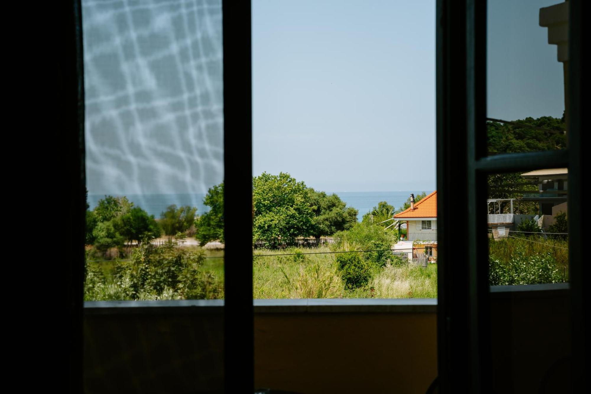 Karavostasi Beach Hotel Perdika  Exterior foto
